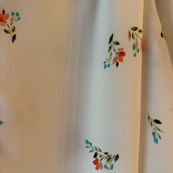 NYDJ White Floral Pintuck Blouse Size Medium - Picture 2 of 3